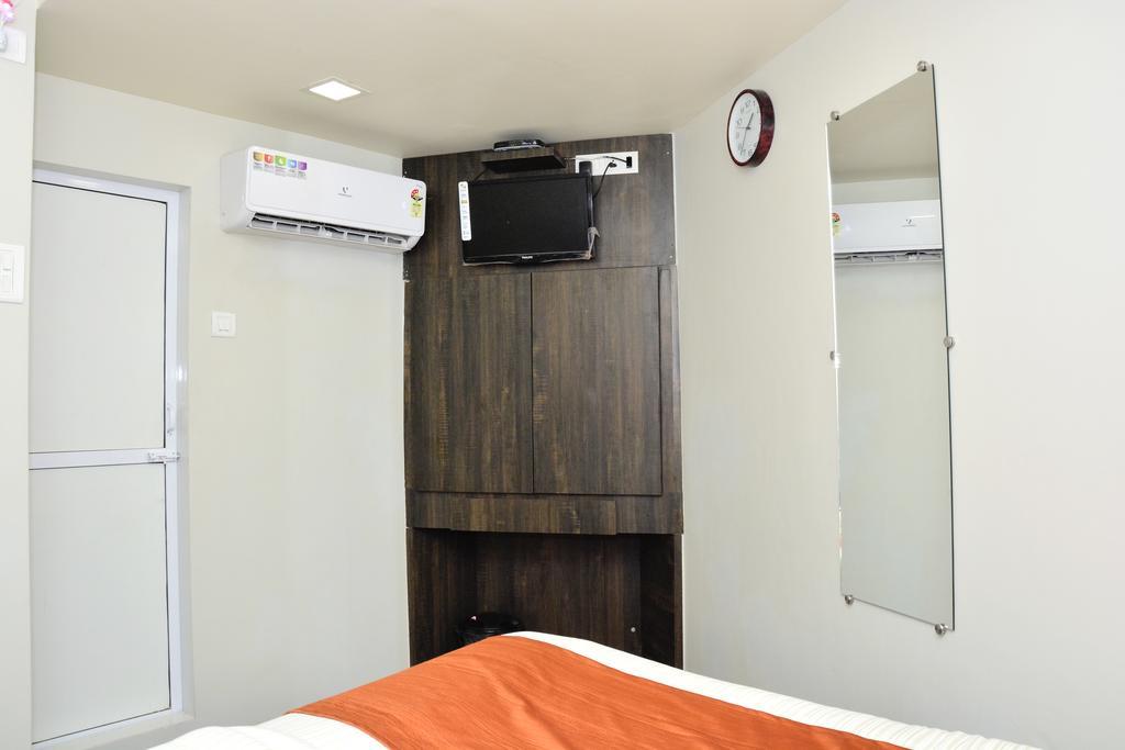 Premier Inn Mumbai  Buitenkant foto